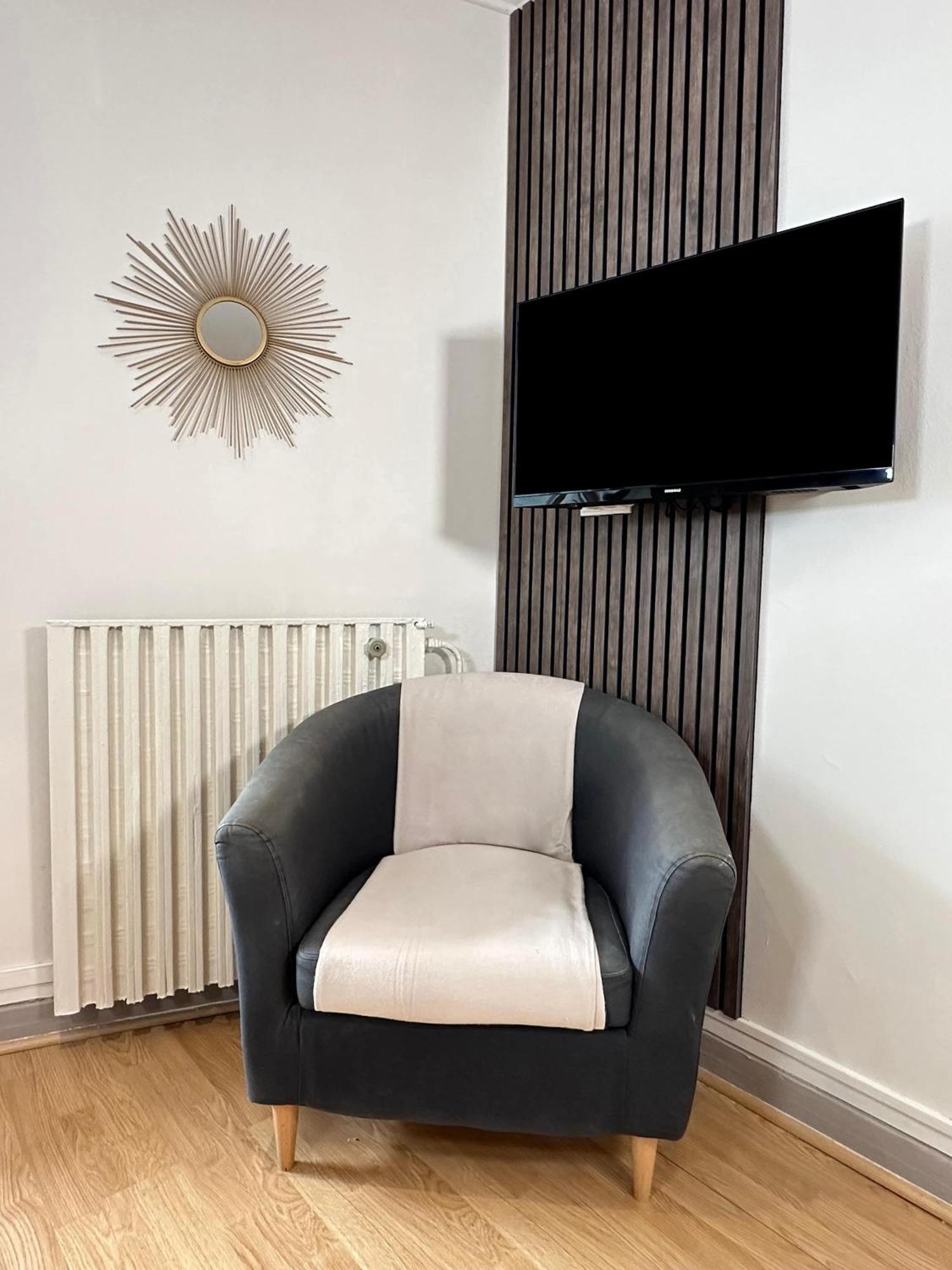 Spacious & Luxurious Flat In Montparnasse パリ エクステリア 写真